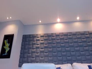 alessiacorleone_ 18 y. o. naked cam girl loves ohmibod vibration in her tight pussy online