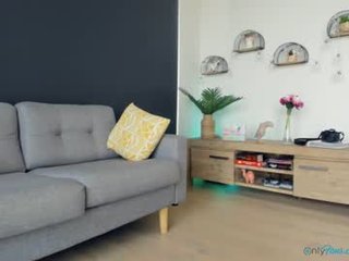 laura_lee 25 y. o. nude cam babe loves live kiss show online