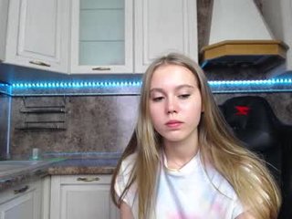 brightrays__ 18 y. o. teenage cam babe wants shows striptease online