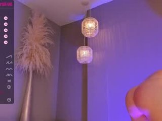 anastalin 27 y. o. ohmibod live show with cam milf in the chatroom