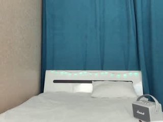 girl_kiraa 24 y. o. cam babe loves ohmibod vibrations and squirting out of her nasty pussy