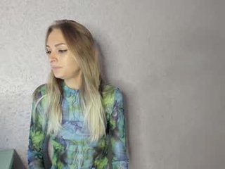 eva_vex 19 y. o. naked cam girl loves ohmibod vibration in her tight pussy online