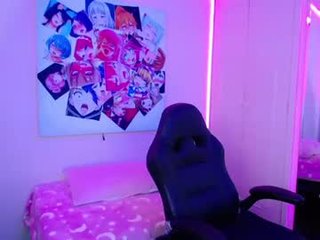 tianale 18 y. o. latina cam babe brings live sex to him online