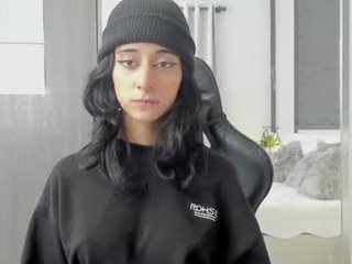 leyli_doll 18 y. o. cam babe gets fucked really hard in the chatroom