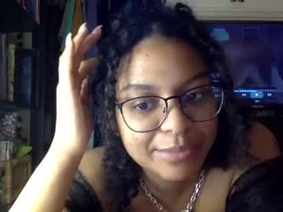 alice_erotica 0 y. o. cam girl with hairy pussy likes to show feet fetish online