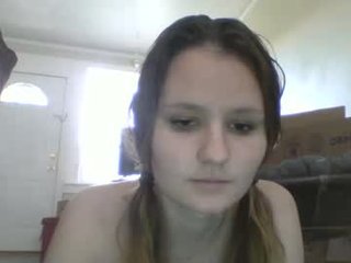 brittbratt24 0 y. o. cam girl in private chat fulfills your desire online