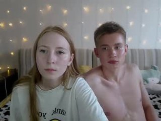 lessyxjhony 19 y. o. deep throat cam girl loves sensual cumshow online