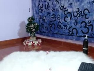 burbuja_cosmic 22 y. o. latina cam dominating babe enjoying femdom live sex