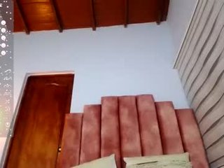 lou_rosse 22 y. o. cam babe after kissing always gets good fuck