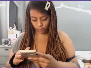 hallestrawberry69 28 y. o. latina cam girl wants an multiple orgasm from ohmibod in her pussy or asshole online
