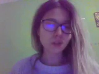 heidi_pleasure 26 y. o. hot deutsch cam girl presents lewd sex shows