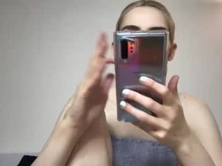 honeyxlimbed 23 y. o. beautiful cam babe has the ever-willing mens at her service, and she uses him for all he's good for