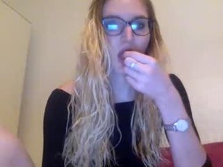 vanda26 26 y. o. english cam girl with hairy pussy wants showing dirty live sex