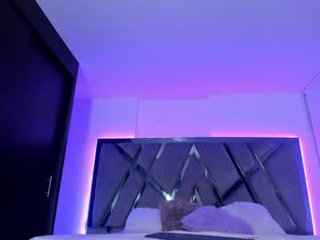 samaay_ 29 y. o. latina cam babe brings live sex to him online