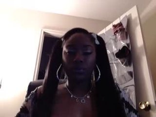 carliecreams 30 y. o. beautiful cam babe has the ever-willing mens at her service, and she uses him for all he's good for