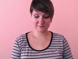 djullia 26 y. o. cam girl showing big tits and big ass