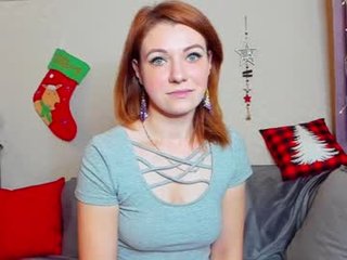creamy_lissa 20 y. o. cam babe takes ohmibod online and gets her pussy penetrated