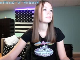 anabelleleigh 21 y. o. cam babe loves makes striptease and shows her pink pussy on live cam