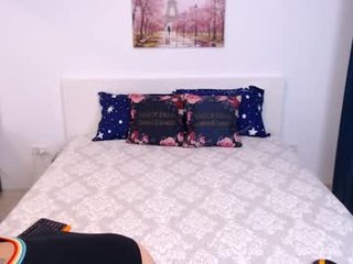 playfulwoman 26 y. o. italian cam babe licks and sucks cock before getting fucked