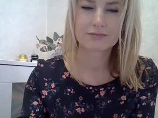 sarahphelps 0 y. o. blonde cam girl with big boobs teaching how to have sex