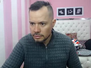 bestfamily 27 y. o. ohmibod live show with cam milf in the chatroom