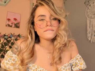 antonia_savatto_ 22 y. o. teen cam girl pleasing her pink pussy with a favorite sex toy on cam