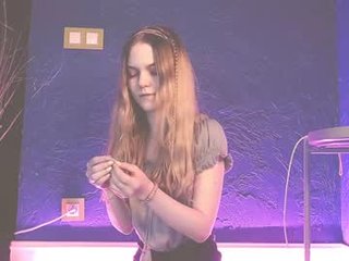 fairy_casey 20 y. o. english cam girl show his beauty legs online