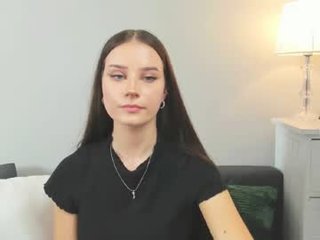 emilycharming 18 y. o. 