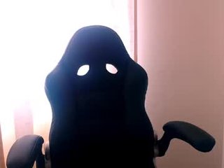 paulinerussell 25 y. o. cam milf is ready for feet fetish action