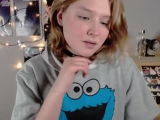 dollirosee 20 y. o. cam babe with big tits in private live sex show