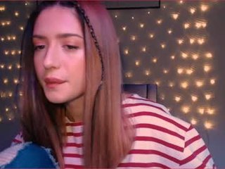 eva_sun 22 y. o. cam girl in beautiful lingerie girl shows off her pussy on camera