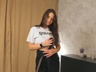 dianasandersa 18 y. o. cam girl with big ass presents hot live sex cum show