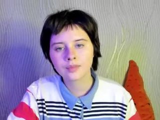 octopussy69x 22 y. o. horny cam chick gets her feet licked off by slave online