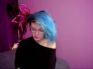 soffika 23 y. o. cam babe with small tits playing with pink ohmibod