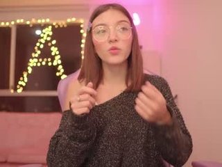 angela_5 18 y. o. latina cam babe brings live sex to him online