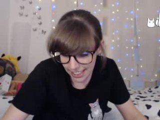 _amy_chan 26 y. o. japanese cam girl plays with her hairy pussy in live sex show