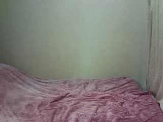 caramel_pie_ 20 y. o. cam girl in lingerie gets machine fucked deep for the first time on camera