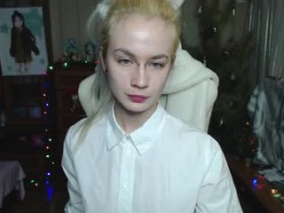 carinfox 22 y. o. english cam girl show his beauty legs online